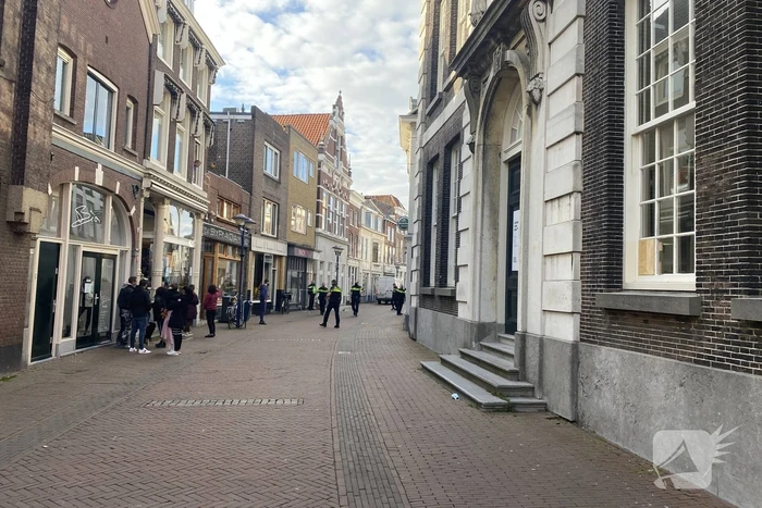 Persoon gewond na steekincident in woning