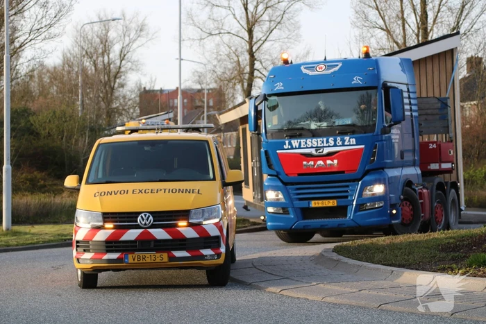 Wegen tijdelijk afgesloten door rijdende woningen