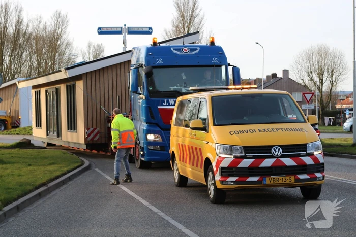Wegen tijdelijk afgesloten door rijdende woningen