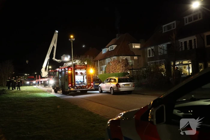 Veel rook door schoorsteenbrand