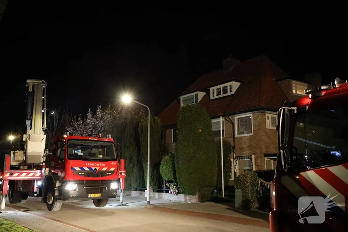 Veel rook door schoorsteenbrand