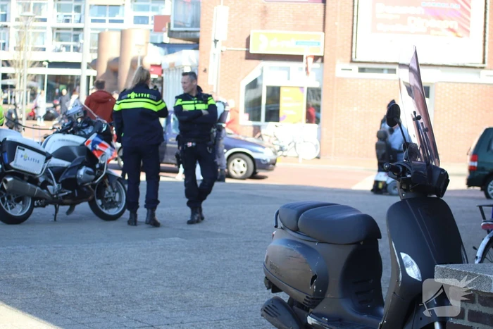 Scooterrijdster gewond bij verkeersongeval