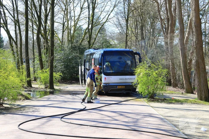 Toeringcar zwaar beschadigd door brand