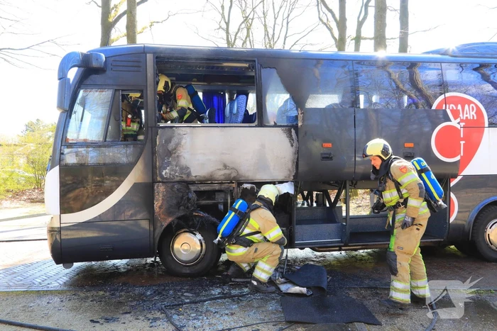 Toeringcar zwaar beschadigd door brand