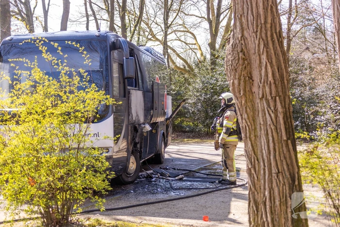 Toeringcar zwaar beschadigd door brand