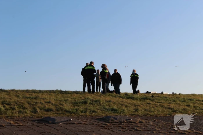 Vaarverkeer stilgelegd door zoekactie naar persoon in water