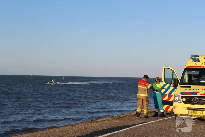 Vaarverkeer stilgelegd door zoekactie naar persoon in water