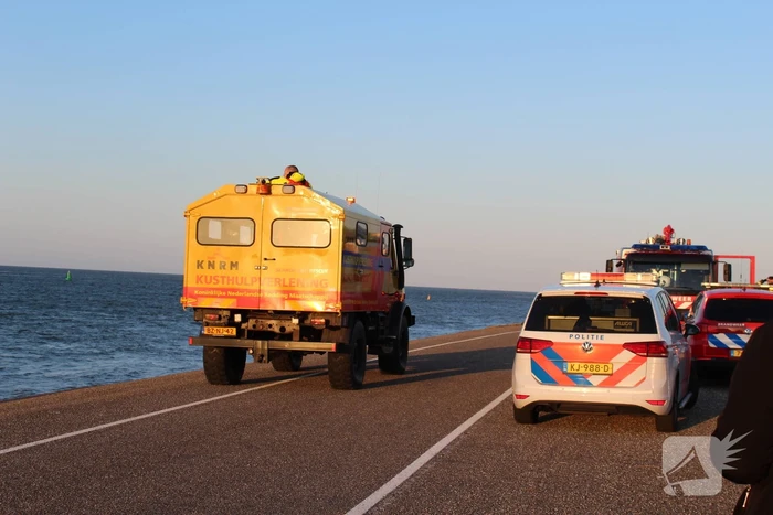Vaarverkeer stilgelegd door zoekactie naar persoon in water