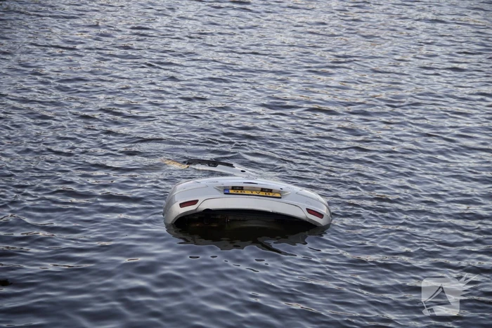Auto kopje onder door vergeten handrem