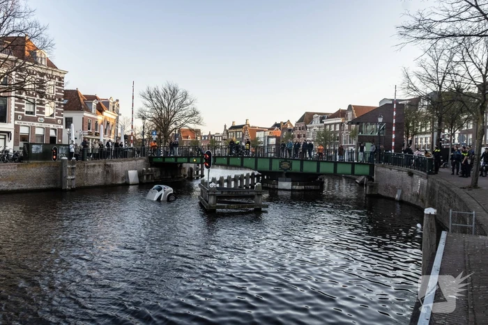 Auto kopje onder door vergeten handrem