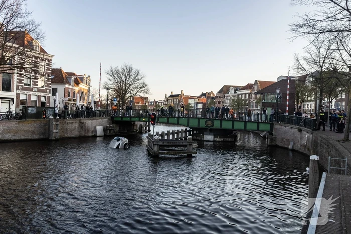 Auto kopje onder door vergeten handrem
