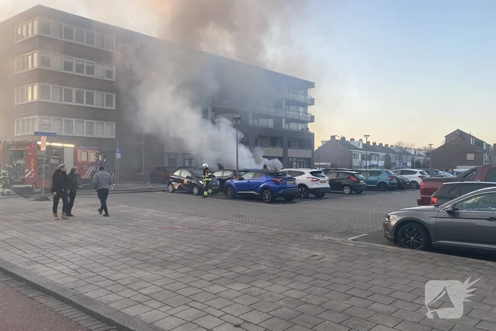 Auto volledig verwoest door brand