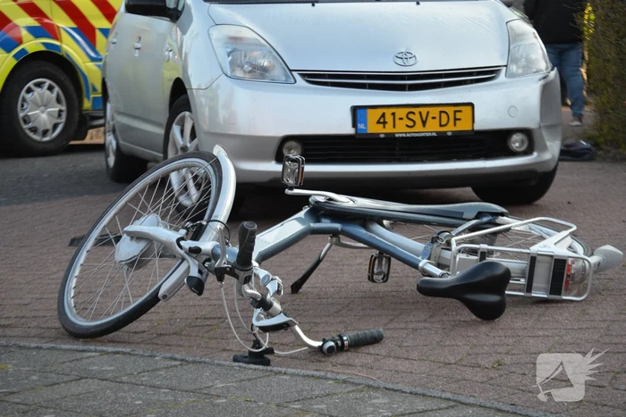 Gewonde na ongeval tussen e-bike en auto
