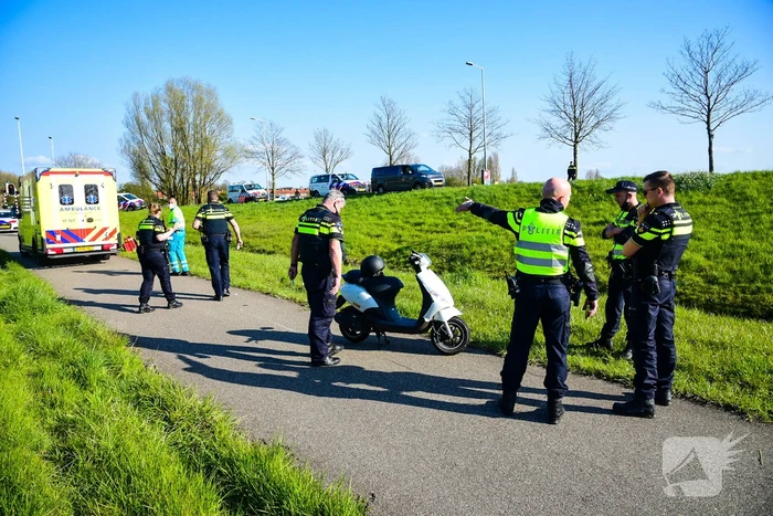 Scooterrijder zwaargewond bij eenzijdig ongeval