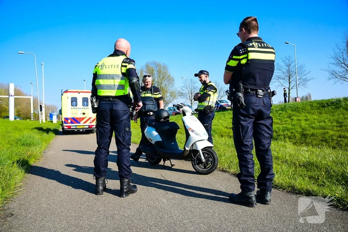 Scooterrijder zwaargewond bij eenzijdig ongeval