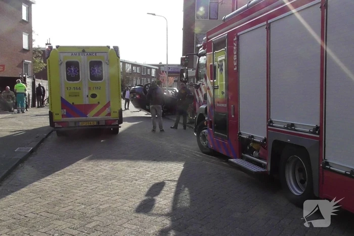 Auto slaat over de kop