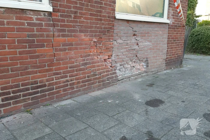 Auto slaat over de kop