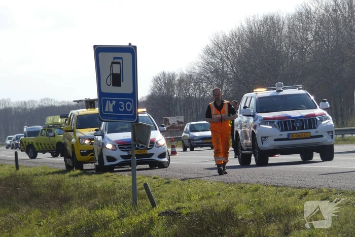 Auto verliest wiel bij ongeval