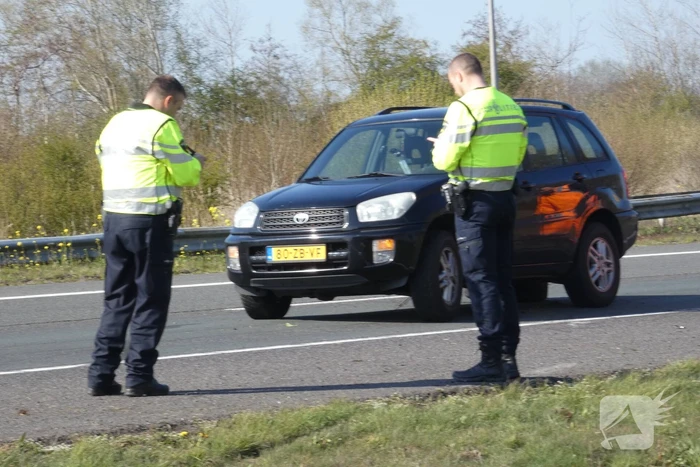 Auto verliest wiel bij ongeval