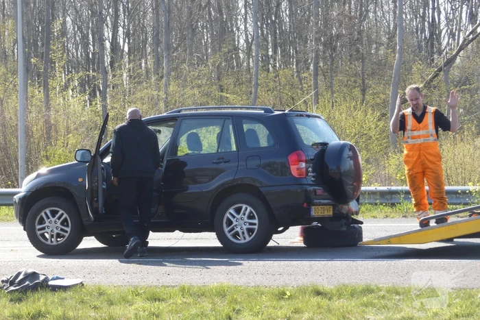 Auto verliest wiel bij ongeval