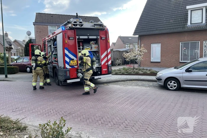 Uitslaande brand in schuur bij woning