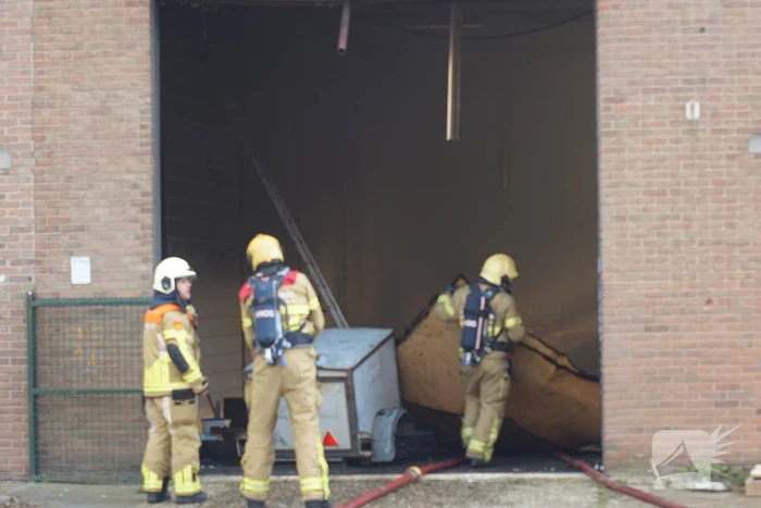 Veel rook bij brand in bedrijfspand