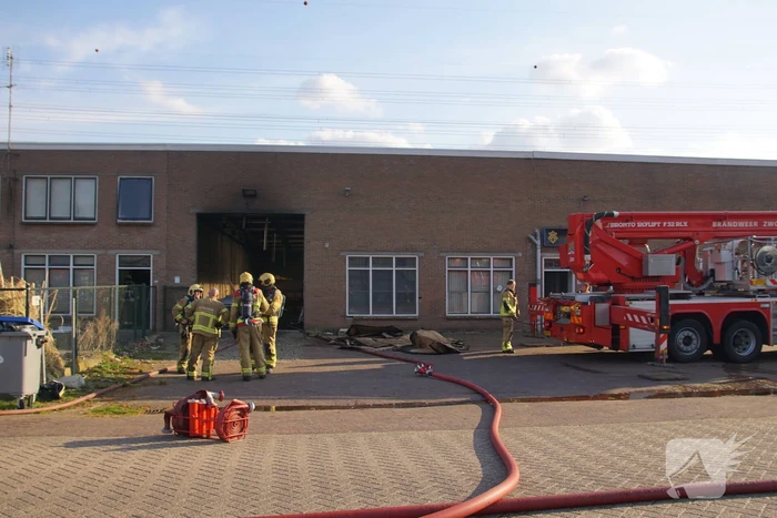 Veel rook bij brand in bedrijfspand