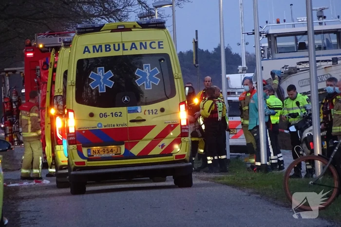 Vele hulpdiensten voor persoon te water
