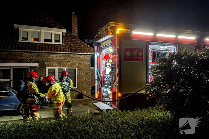 Smeulende kolen in container veroorzaken flinke brand