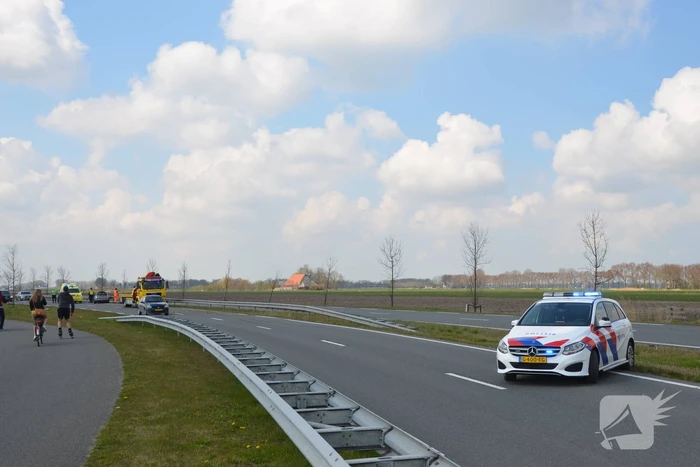 Mini Cooper total-loss na botsing tegen vangrail
