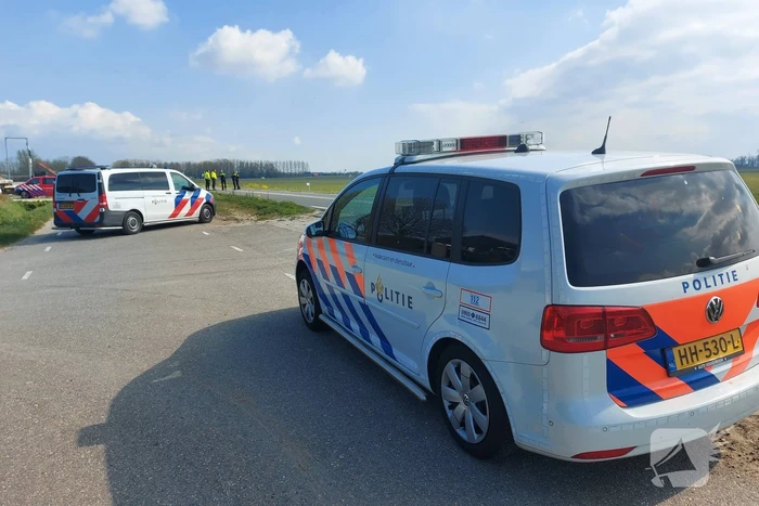 Persoon zwaargewond bij frontale aanrijding met vrachtwagen