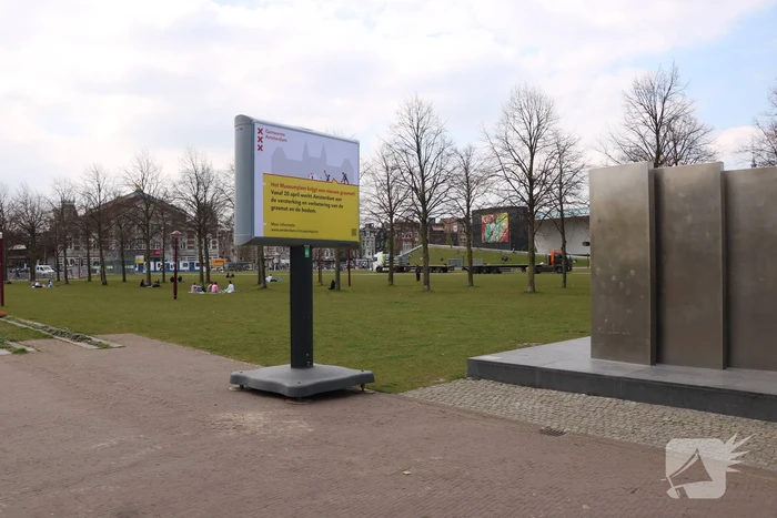 Groot onderhoud aan grasmat Museumplein