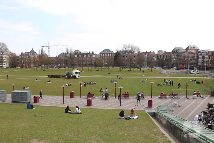 Groot onderhoud aan grasmat Museumplein