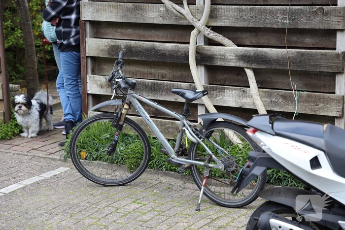 Jonge fietser in botsing met scooterrijder