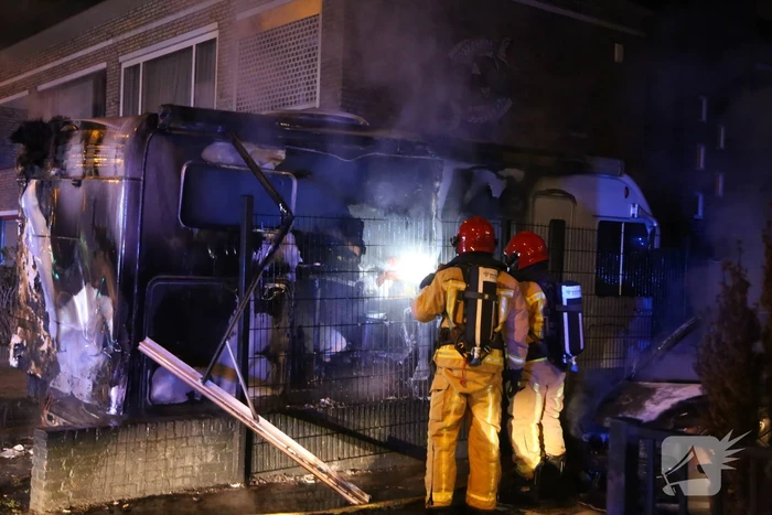 Camper verwoest na aangestoken brand