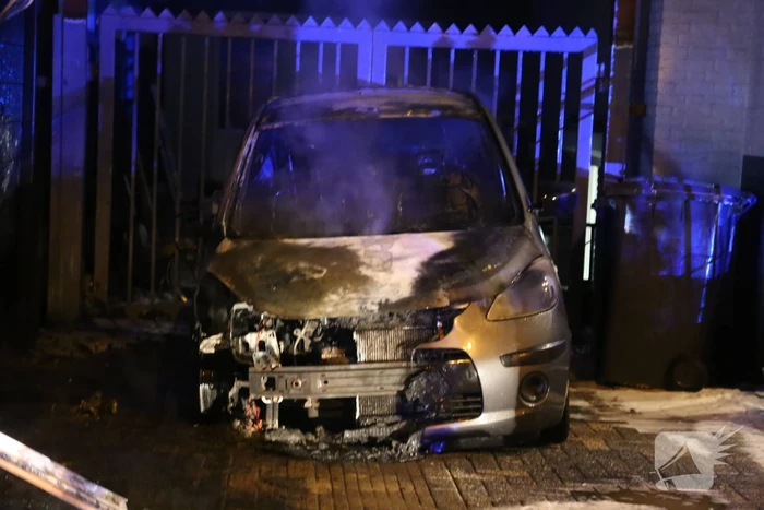 Camper verwoest na aangestoken brand