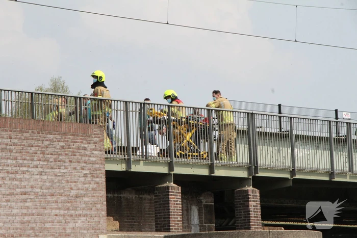 Geen treinverkeer door aanrijding met persoon op spoorbrug
