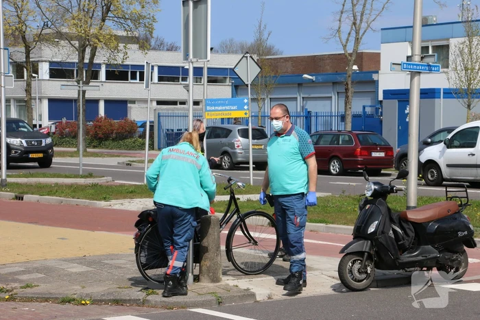 Fietsster gewond bij aanrijding met auto