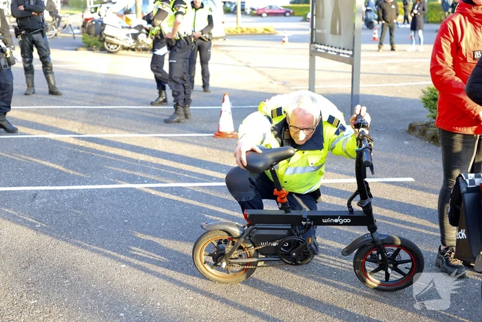 Grote politie controle op parkeerterrein