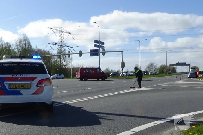 Politie sluit rijbaan af door ongeval
