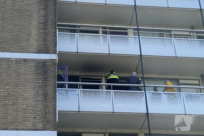 Brandweer blust keukenbrand in appartementencomplex