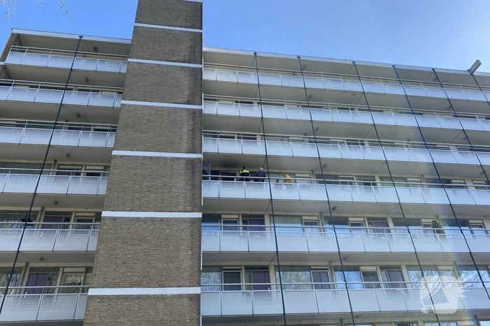 Brandweer blust keukenbrand in appartementencomplex