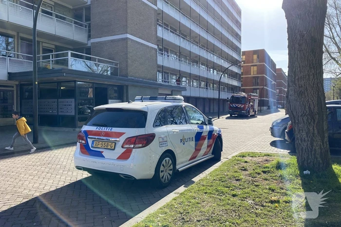 Brandweer blust keukenbrand in appartementencomplex
