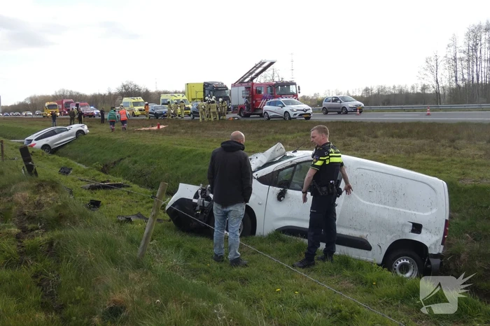 Zwaar ongeval tussen drie voertuigen