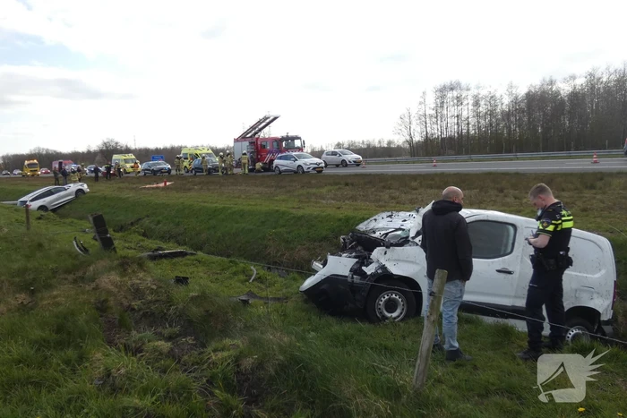 Zwaar ongeval tussen drie voertuigen