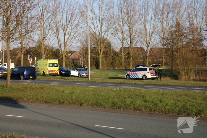 Schade na aanrijding tussen twee personenauto's