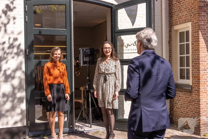 Anna's Smaakatelier van Heel Holland Bakt-winnares Anna Yilmaz officieel geopend