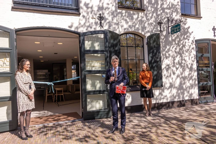 Anna's Smaakatelier van Heel Holland Bakt-winnares Anna Yilmaz officieel geopend