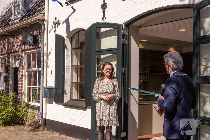 Anna's Smaakatelier van Heel Holland Bakt-winnares Anna Yilmaz officieel geopend