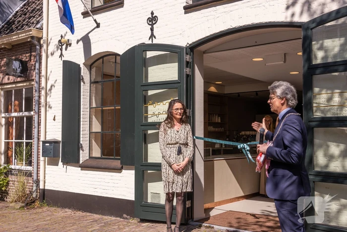 Anna's Smaakatelier van Heel Holland Bakt-winnares Anna Yilmaz officieel geopend